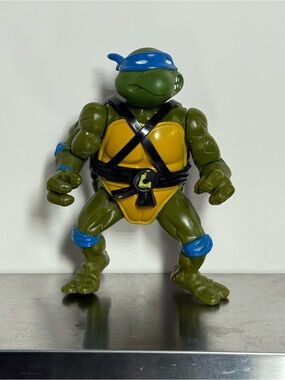 Vintage 1988 TMNT Leonardo Action Figure - Rare Soft Head Variant Playmates